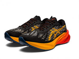 Tênis Asics NovaBlast 3 - Preto e Laranja - Masculino 