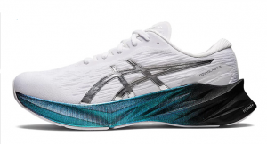 Tênis Asics NovaBlast 3 - Branco e Azul Platinum - Masculino 